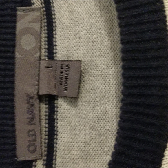 Men's Old Navy Striped Crew Neck Sweater. Never Worn. Size Large. - Picture 5 of 8